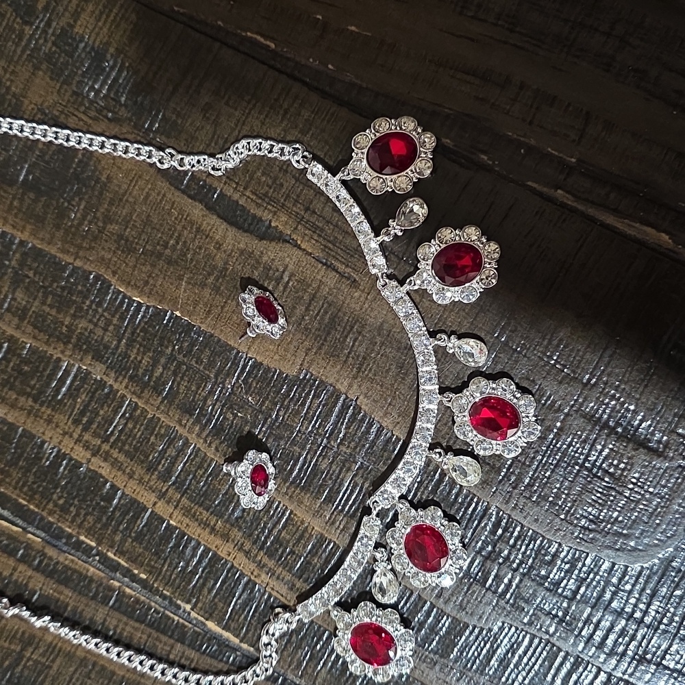 Necklace & Earring Set